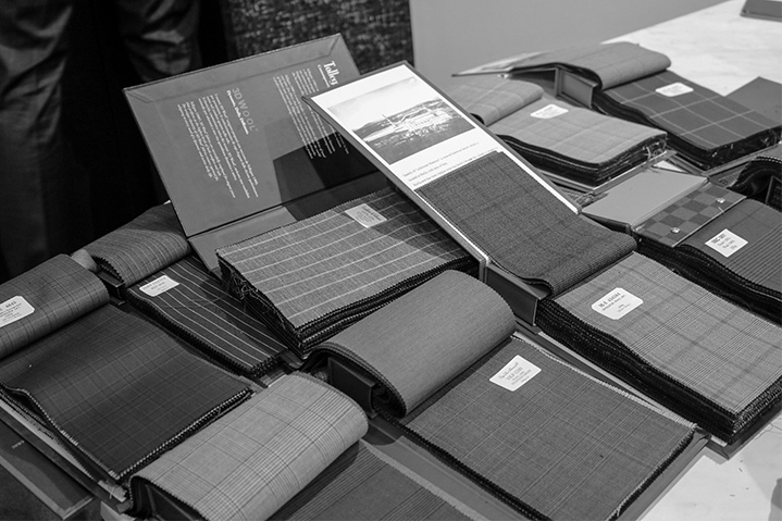 生地の選択のイメージ(白黒)